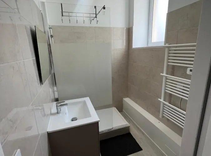 Escale Sereine A Lourdes, Appartement Calme Entre Gare Et Sanctuaire A Pied